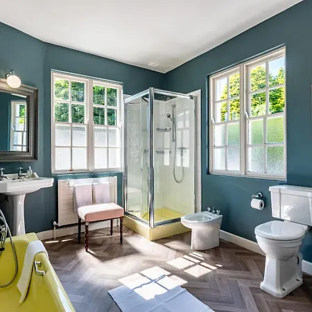 بيت للعطل Luxury Country Mansion In West Cork *